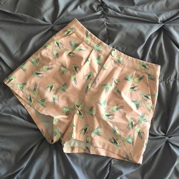 High Waisted Floral Shorts - Picture 1 of 1